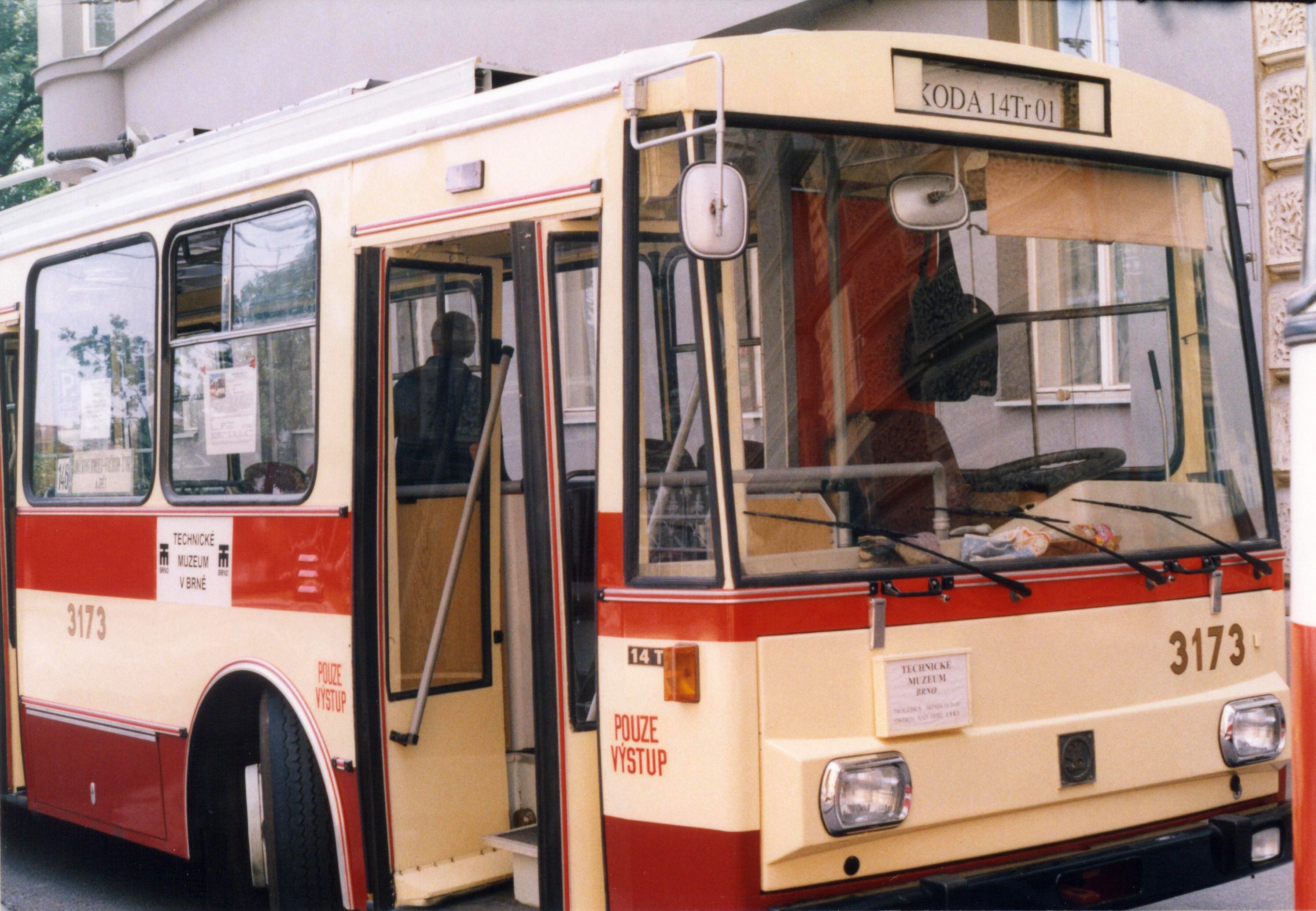 Brno,_Brandlova,_BMUE_2003,_%C5%A0koda_1