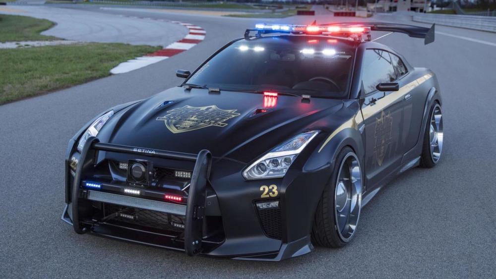 nissan-gt-r-police-pursuit.jpg