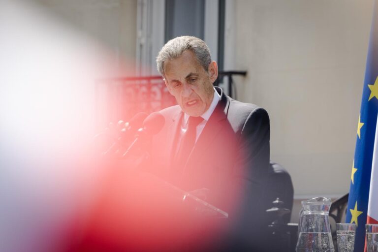 Waarom is Nicolas Sarkozy nu uiteindelijk zijn Légion d’honneur kwijt?