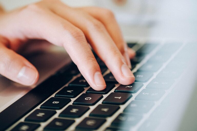 Hoe stel ik een torrentprogramma in zonder technische kennis?